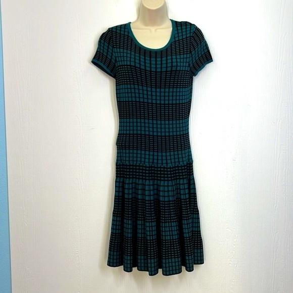 Romeo & Juliet Couture - NWT Emerald & Black Plaid Peplum Midi Dress Size Small - Picture 2 of 13